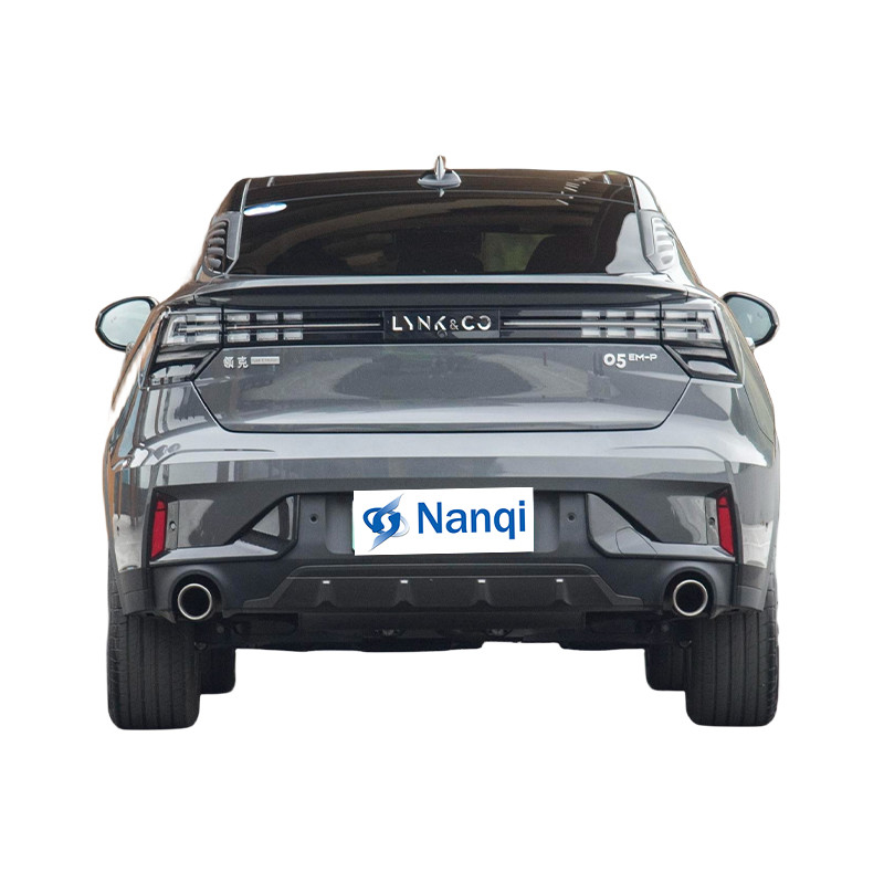 高級なLYNK&CO 05 EM-PプラグインハイブリッドEV 5ドア5シッター