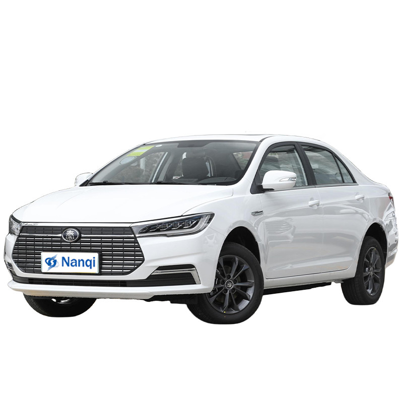純電動 BYD Qin EV 新エネルギー車両 136P 4ドア 5席セダン